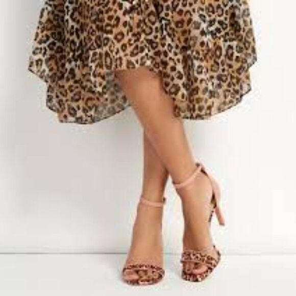 Vince Camuto Lauralie Real Cow Hair Fur Sandals Leopard Print SZ 37,5/7 Like New - Picture 1 of 12